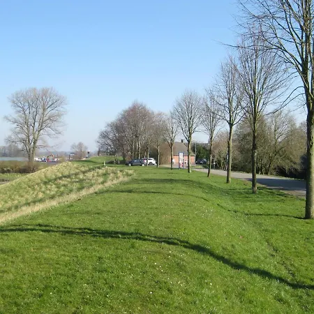 Waalzicht Bed and Breakfast